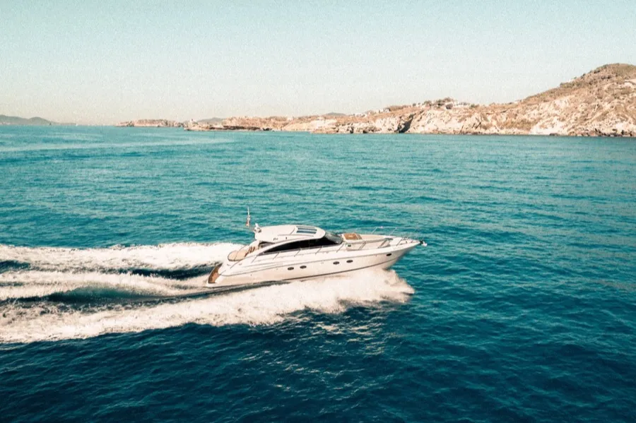 Manbero II — An invitation to dance over the waves of the Mediterranean.